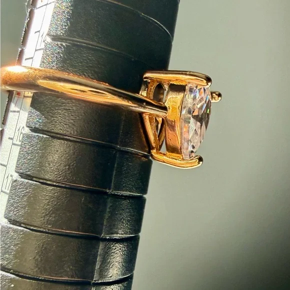 NEW! Pretty Bird Jewelry Gold Heart Solitaire Ring with Clear Heart-Cut Stone - Picture 11 of 11